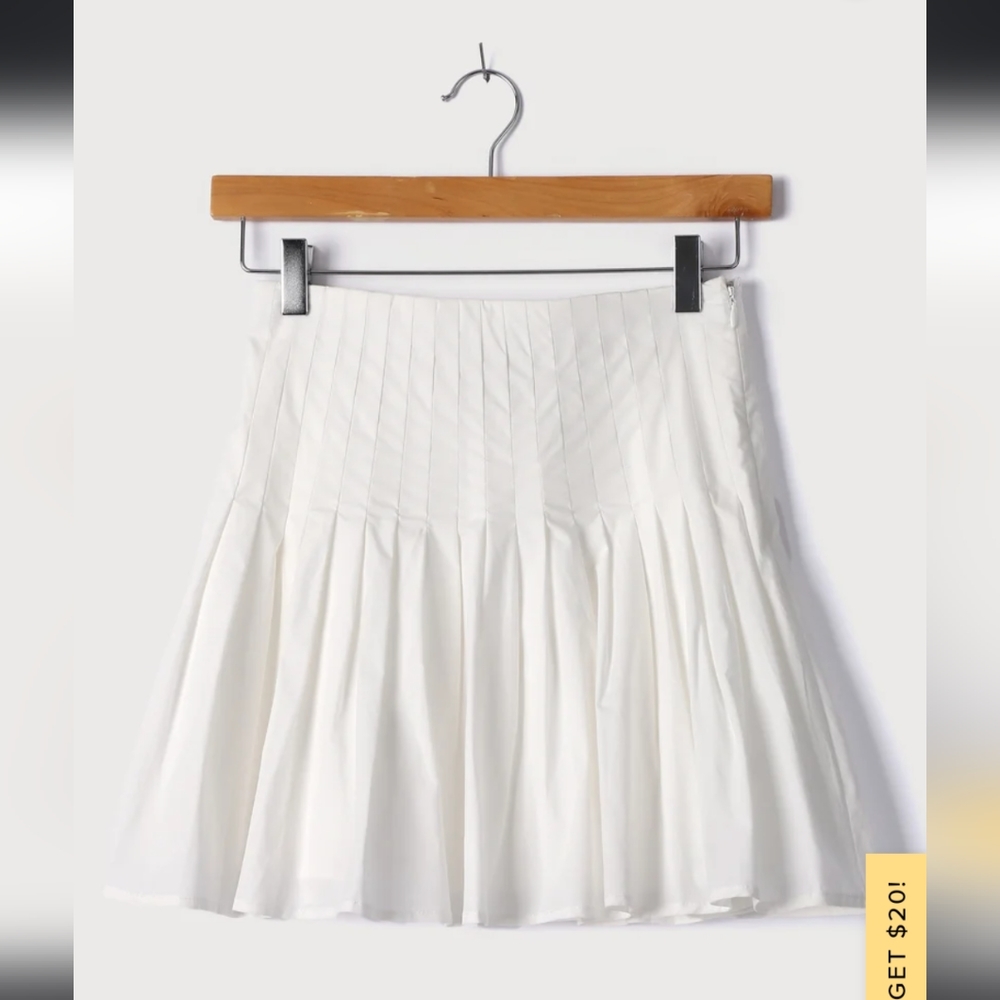 NWT Dance to the Pleat White Pleated Mini Skirt Small Lulus